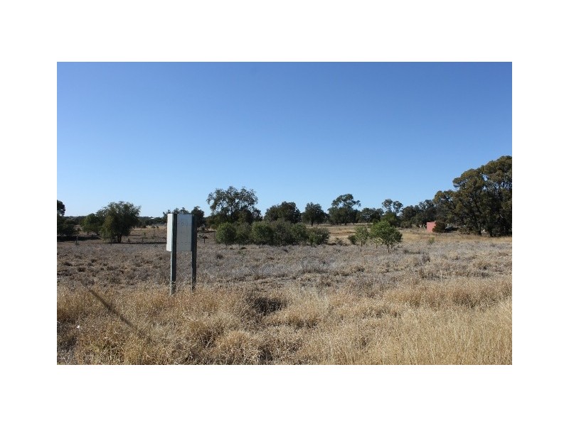 19 Clarke Street, Taroom QLD 4420