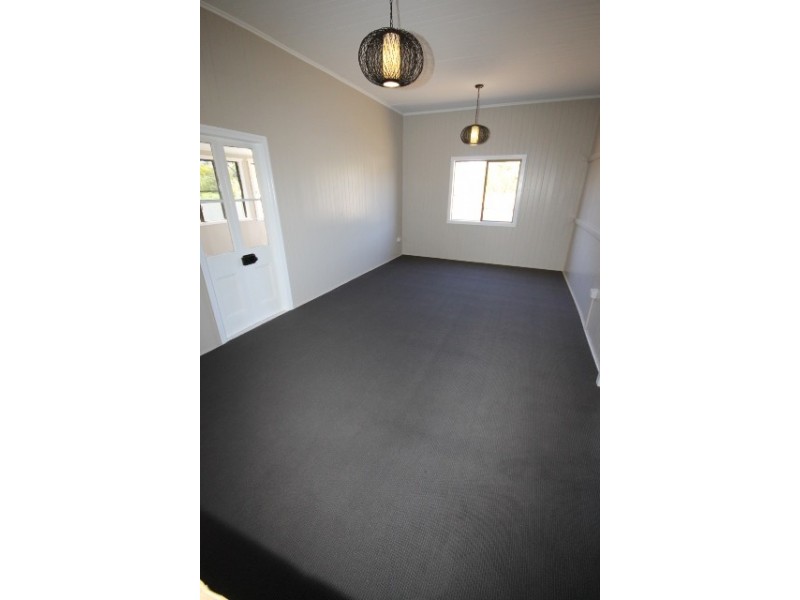 124 Condamine Street, Dalby QLD 4405