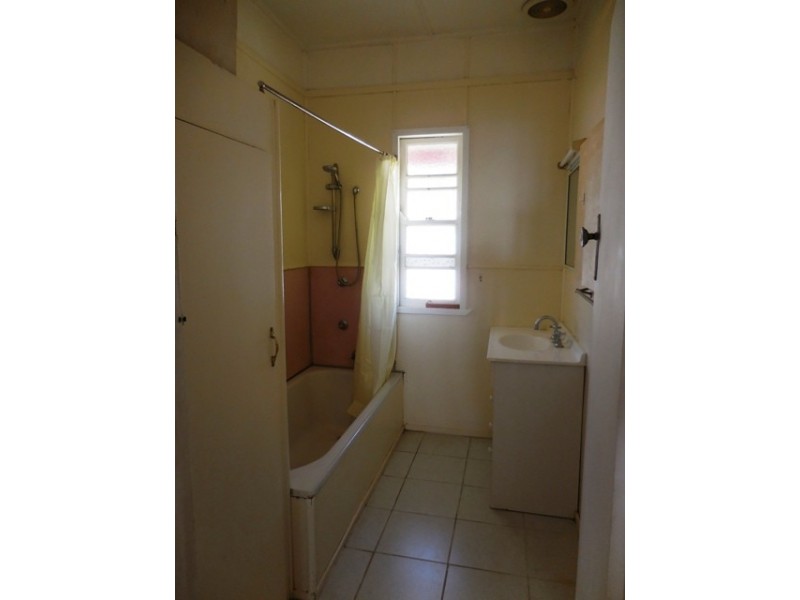 30 Arthur Street, Dalby QLD 4405