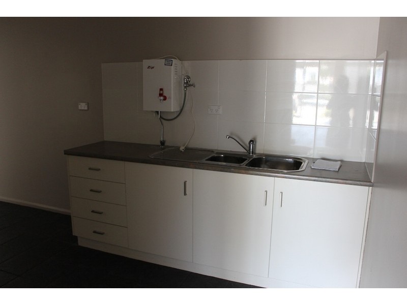Shop 8, 66 Drayton Street, Dalby QLD 4405