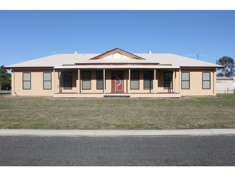 3 Jacaranda Court, Dalby QLD 4405