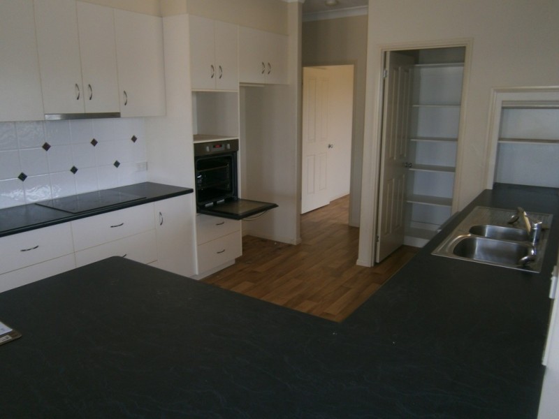 31 Rosina Crt, Dalby QLD 4405