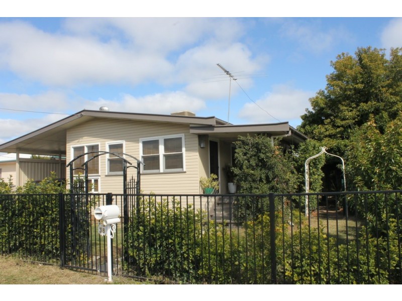 38 Moreton Street, Dalby QLD 4405