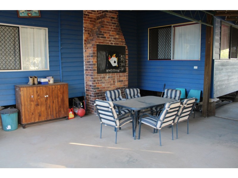 42 Warra Street, Jandowae QLD 4410