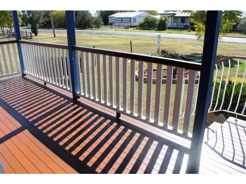 42 Warra Street, Jandowae QLD 4410