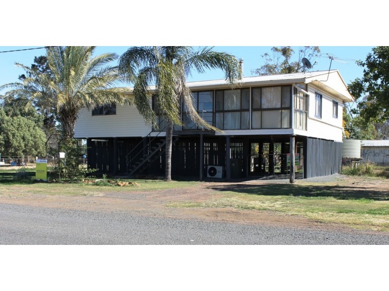 35 Queen Street, Jandowae QLD 4410