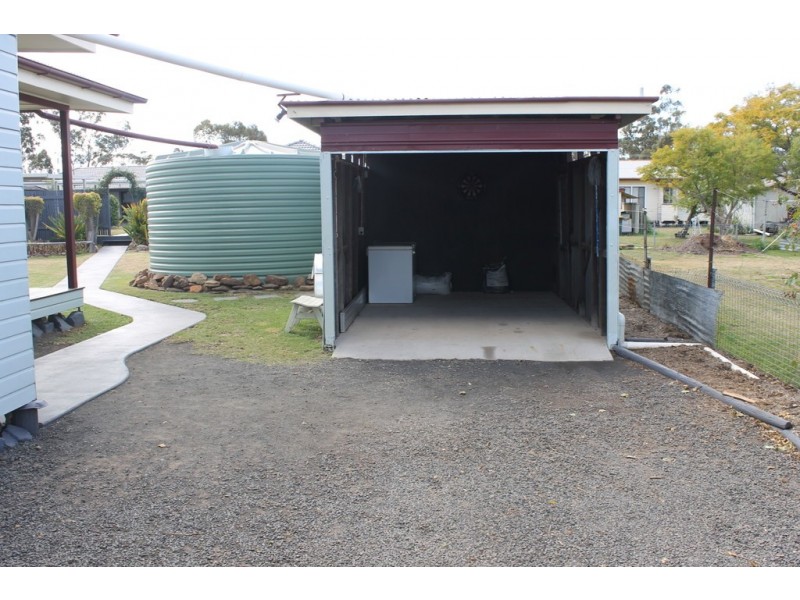 35 Palmer Street, Dalby QLD 4405