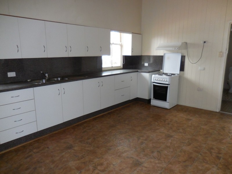 13 Loam Street, Dalby QLD 4405