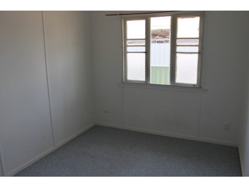 90 Orpen Street, Dalby QLD 4405