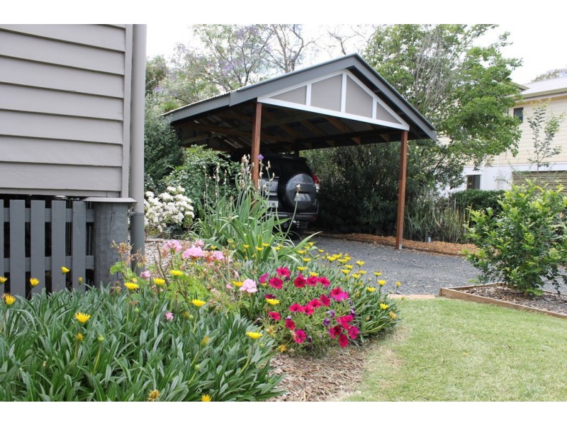 31 Bunya Street, Dalby QLD 4405