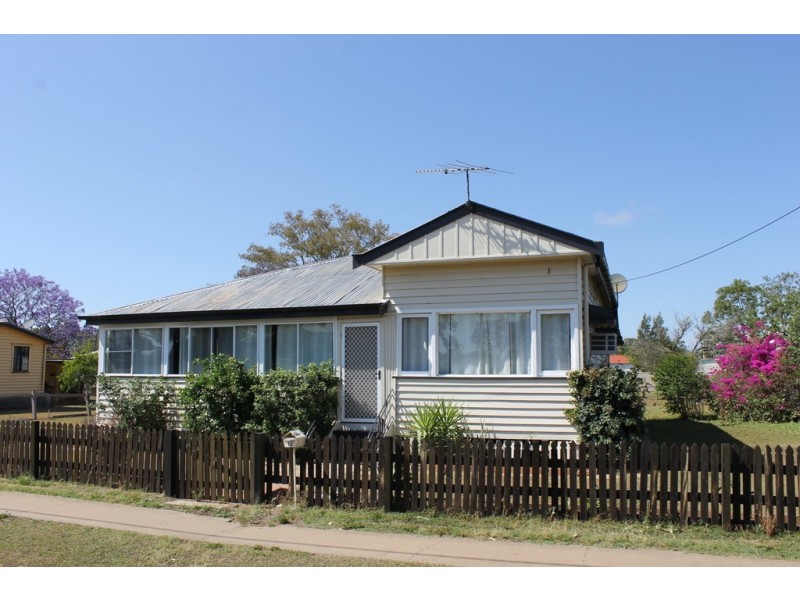 10 Alice Street, Dalby QLD 4405