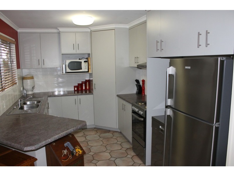 8 Leichhardt Avenue, Dalby QLD 4405