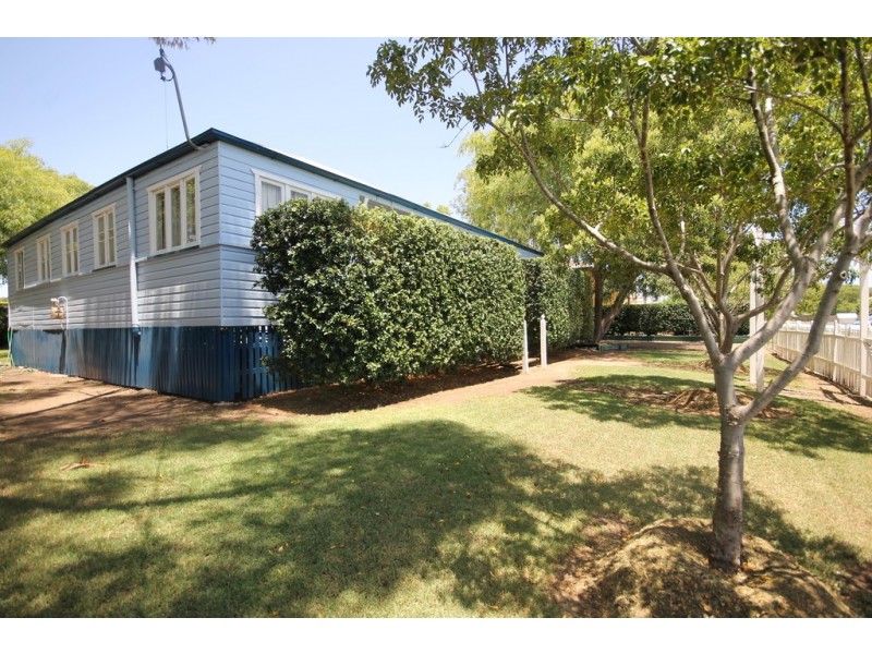 14b Wallace Street, Dalby QLD 4405