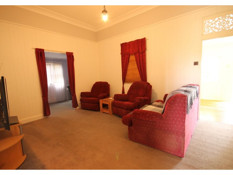 14b Wallace Street, Dalby QLD 4405