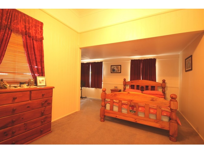 14b Wallace Street, Dalby QLD 4405