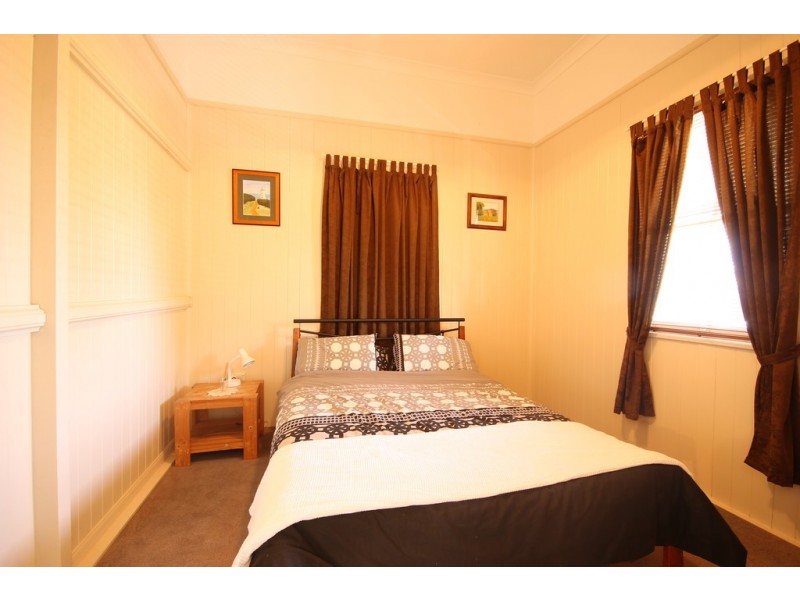 14b Wallace Street, Dalby QLD 4405