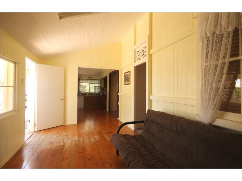 14b Wallace Street, Dalby QLD 4405