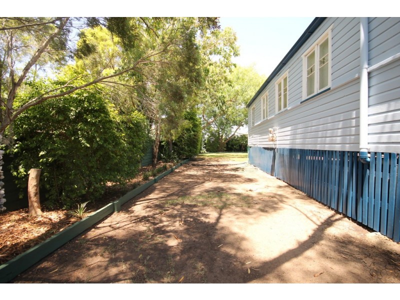 14b Wallace Street, Dalby QLD 4405
