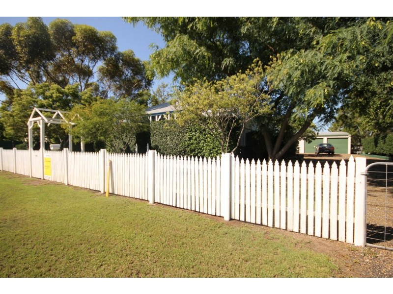 14b Wallace Street, Dalby QLD 4405