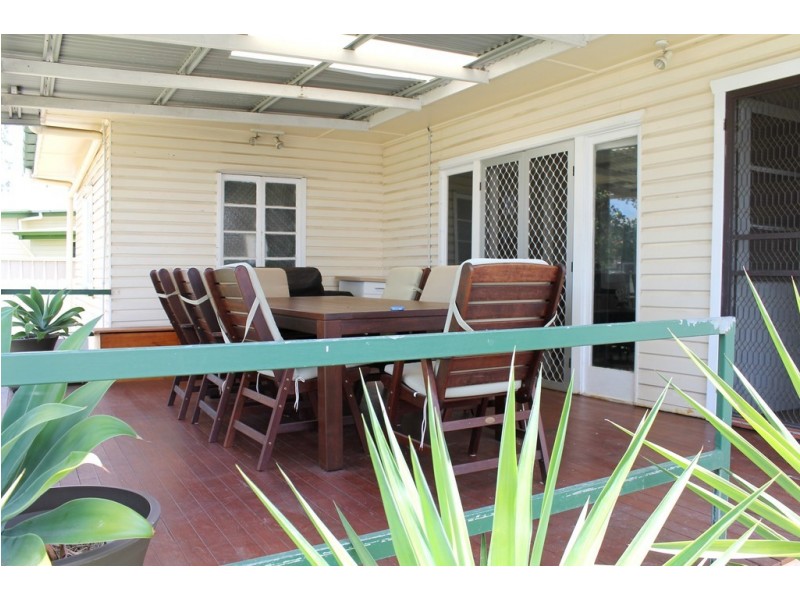 5 Pratten Street, Dalby QLD 4405