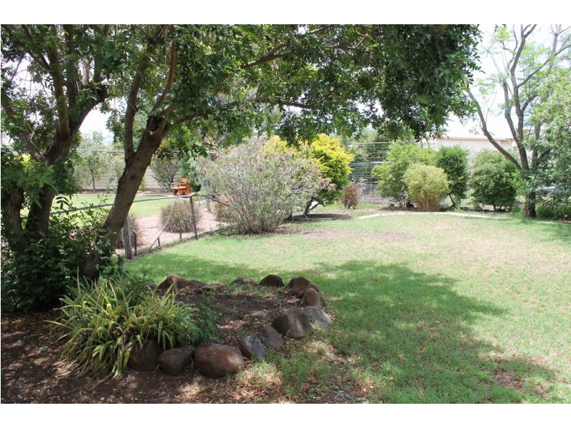 16 Eagle Street, Dalby QLD 4405