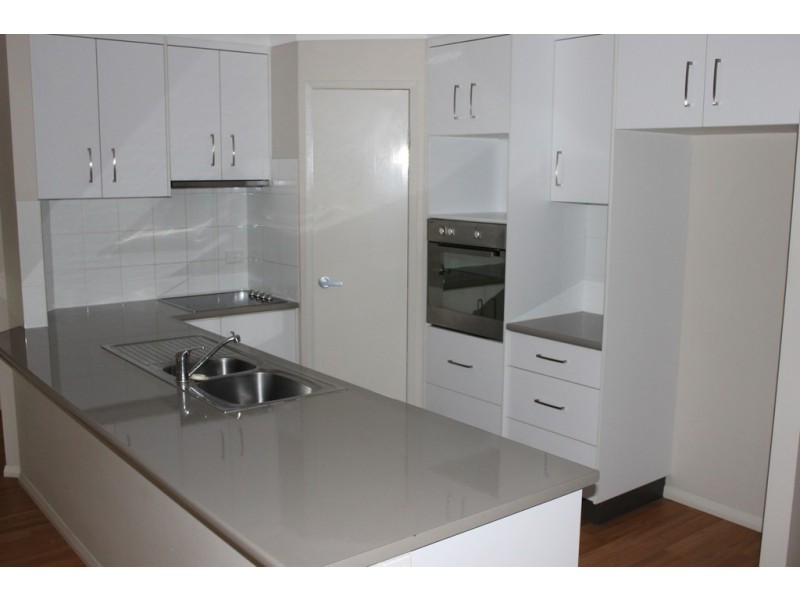 1 Montclair Close, Dalby QLD 4405