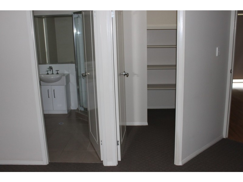 1 Montclair Close, Dalby QLD 4405