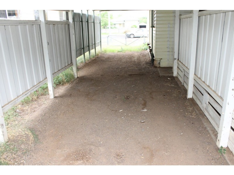 5 Ellen Street, Dalby QLD 4405