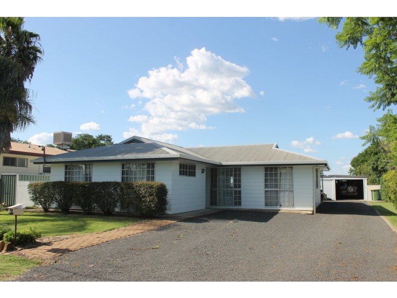 25 Falcon Street, Dalby QLD 4405