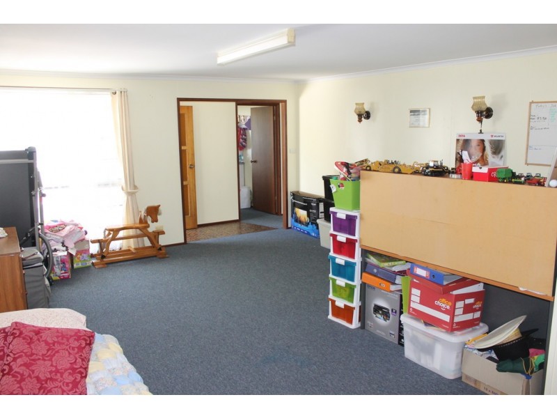 25 Falcon Street, Dalby QLD 4405