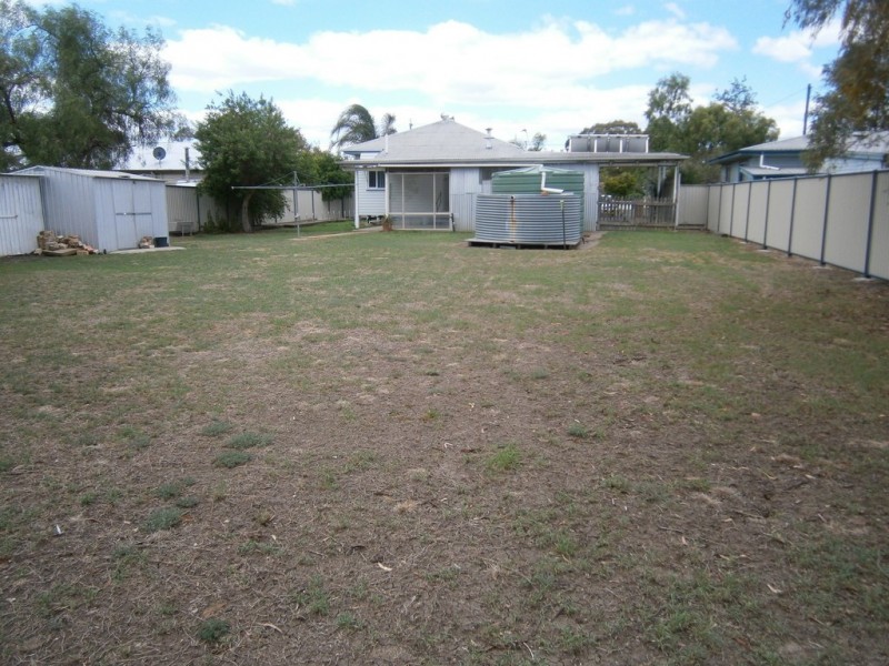 86 Edward Street, Dalby QLD 4405