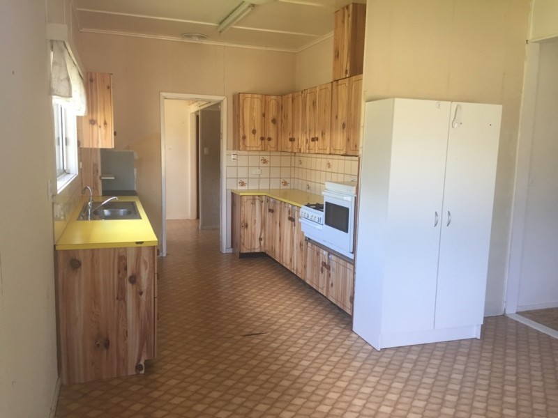 46 Curtis Street, Dalby QLD 4405