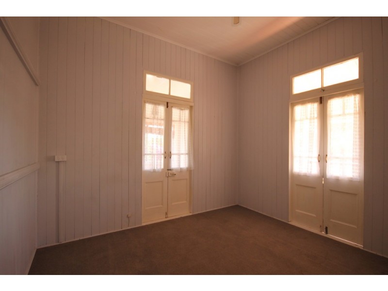 2 Wharf Street, Dalby QLD 4405