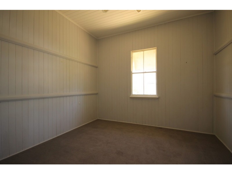 2 Wharf Street, Dalby QLD 4405