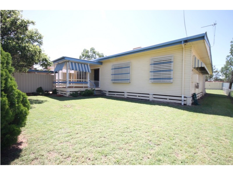 8 Swan Street, Dalby QLD 4405