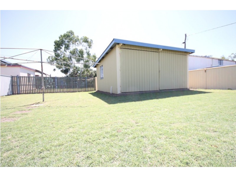 8 Swan Street, Dalby QLD 4405