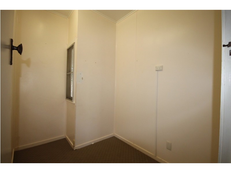8 Swan Street, Dalby QLD 4405