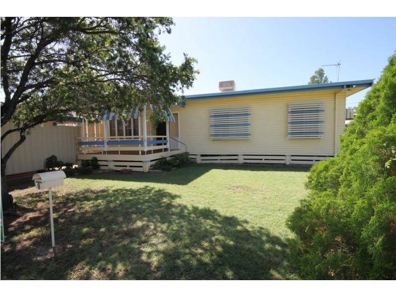 8 Swan Street, Dalby QLD 4405