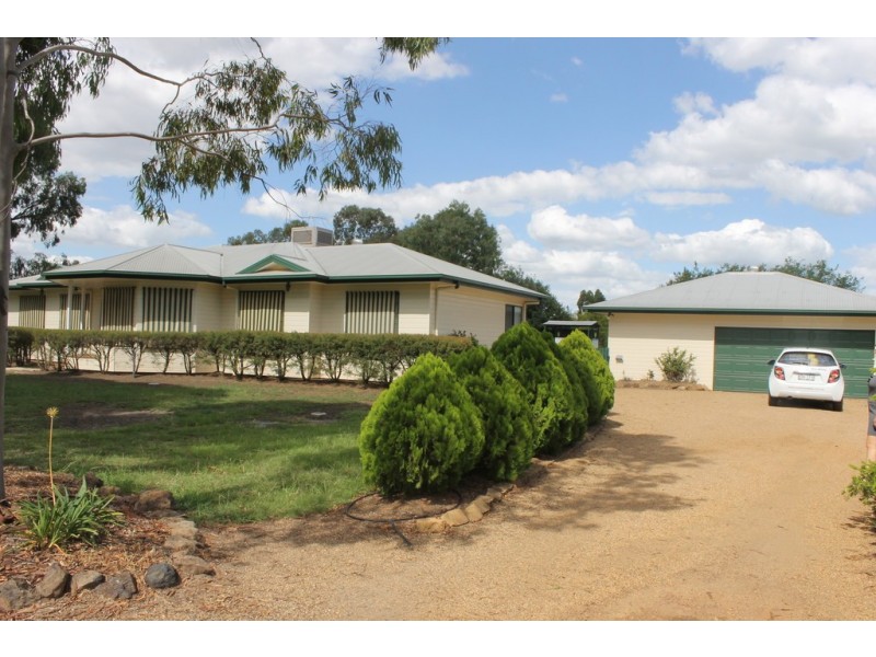 76 Leichhardt Avenue, Dalby QLD 4405