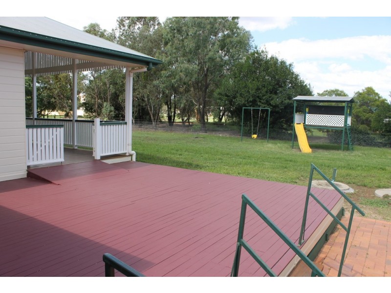 76 Leichhardt Avenue, Dalby QLD 4405