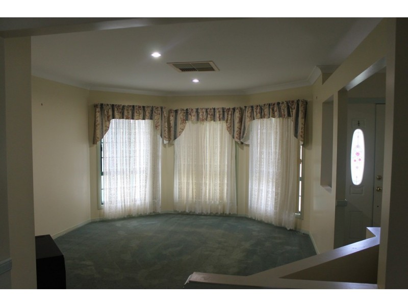 76 Leichhardt Avenue, Dalby QLD 4405