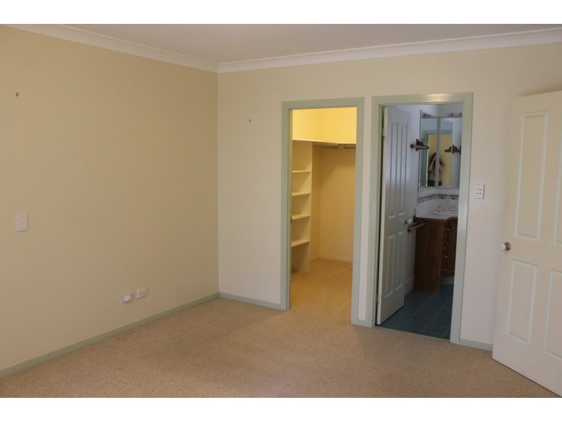 76 Leichhardt Avenue, Dalby QLD 4405
