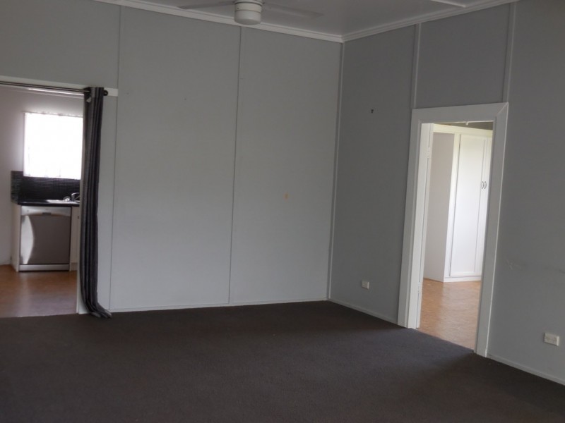 102 Orpen Street, Dalby QLD 4405