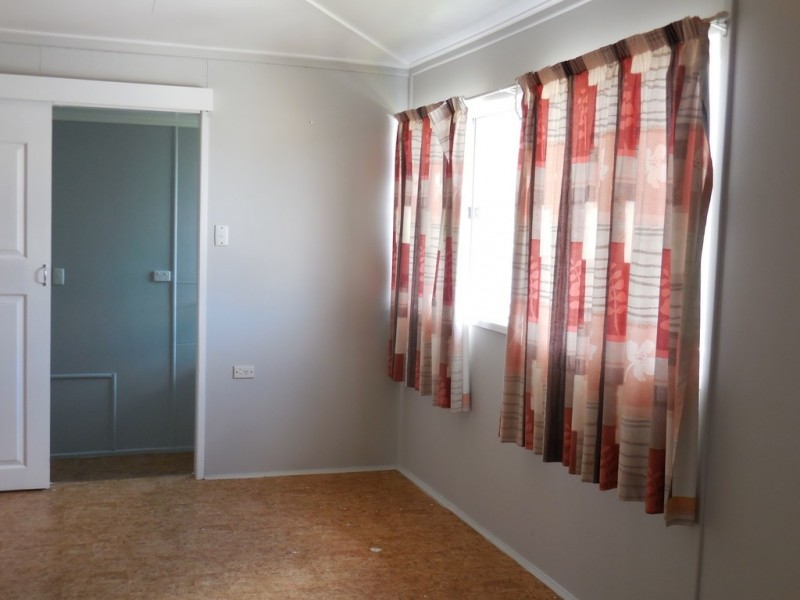 102 Orpen Street, Dalby QLD 4405