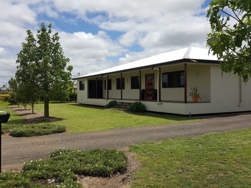 21 Neslo Court, Dalby QLD 4405