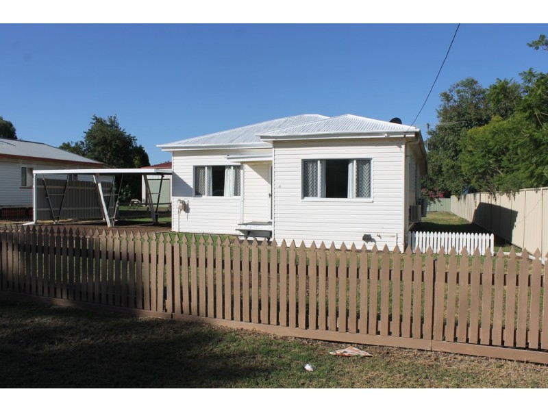 11 Thorley Street, Dalby QLD 4405