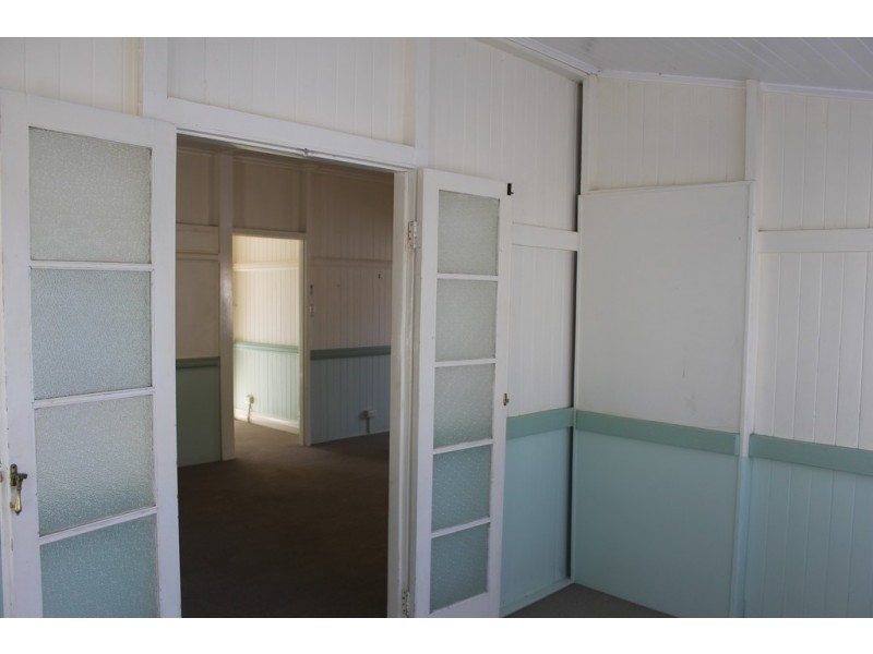 11 Thorley Street, Dalby QLD 4405