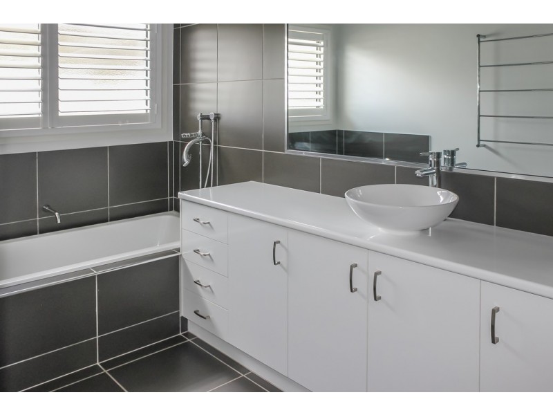 103 Southern Cross Drive, Dalby QLD 4405