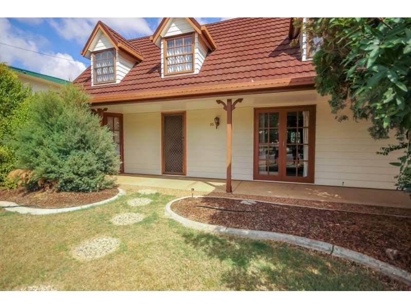 35 Kookaburra St, Dalby QLD 4405