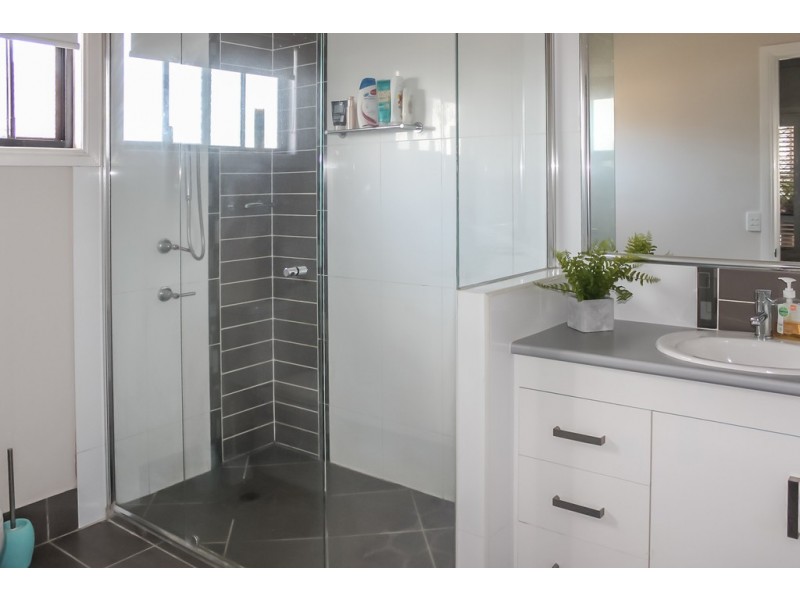 16 Diggers Drive, Dalby QLD 4405